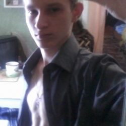 Спортивный парень. Ищу девушку любого возраста для вирт секса по скайпу Спортивный парень. Ищу девушку любого возраста для вирт секса по скайпу