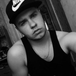 Парень ищет девушку или пару для приятного совместного времяпровождения в Владимире Парень ищет девушку или пару для приятного совместного времяпровождения в Владимире