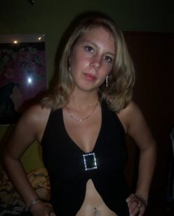 Девушка ищет мужину из Москвы для отношений без обязательств Девушка ищет мужину из Москвы для отношений без обязательств