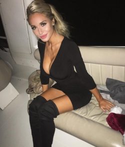 Безумно сексуальная девочка хочет ласки с нежным мужчиной в Владимире Безумно сексуальная девочка хочет ласки с нежным мужчиной в Владимире