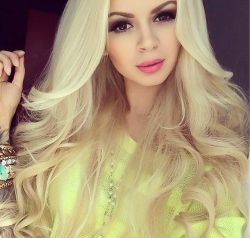 Стройная девушка желает встретиться со взрослым мужчиной. Стройная девушка желает встретиться со взрослым мужчиной.